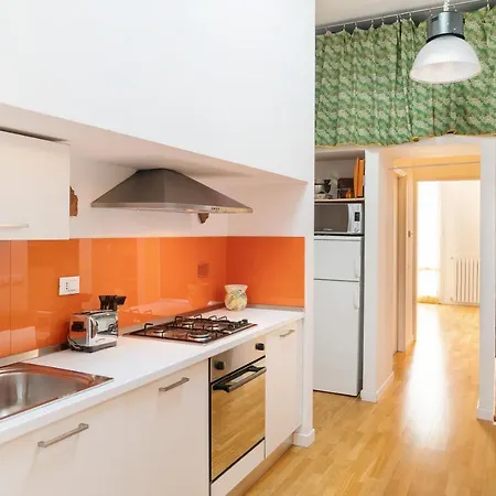 Eclectic 2 Bed Flat In San Lorenzo