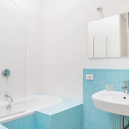 Eclectic 2 Bed Flat In San Lorenzo Apartment *