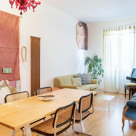 Apartment Eclectic 2 Bed Flat In San Lorenzo